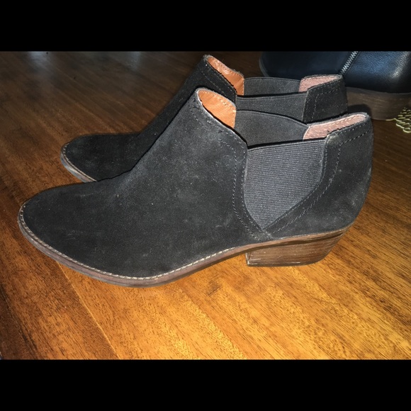 Lucky Brand Faux Suede Black Booties! - Picture 4 of 6